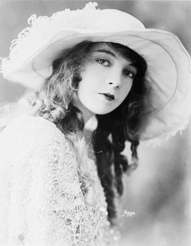 Lillian Gish began her career on the stage in 1902 to help her mother support the family after her father abandoned them. Ten years later she gained fame as a silent movie star, appearing in more than one hundred movies, both silent and “talkies”, including The Scarlet Letter and Duel in the Sun for which she won an Academy Award for Best Supporting Actress